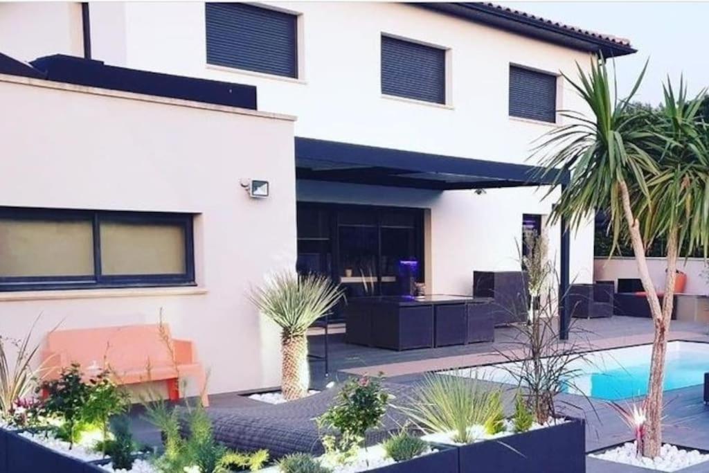 فيلا فُدينفي Maison De Vacances Contemporaine Avec Piscine المظهر الخارجي الصورة